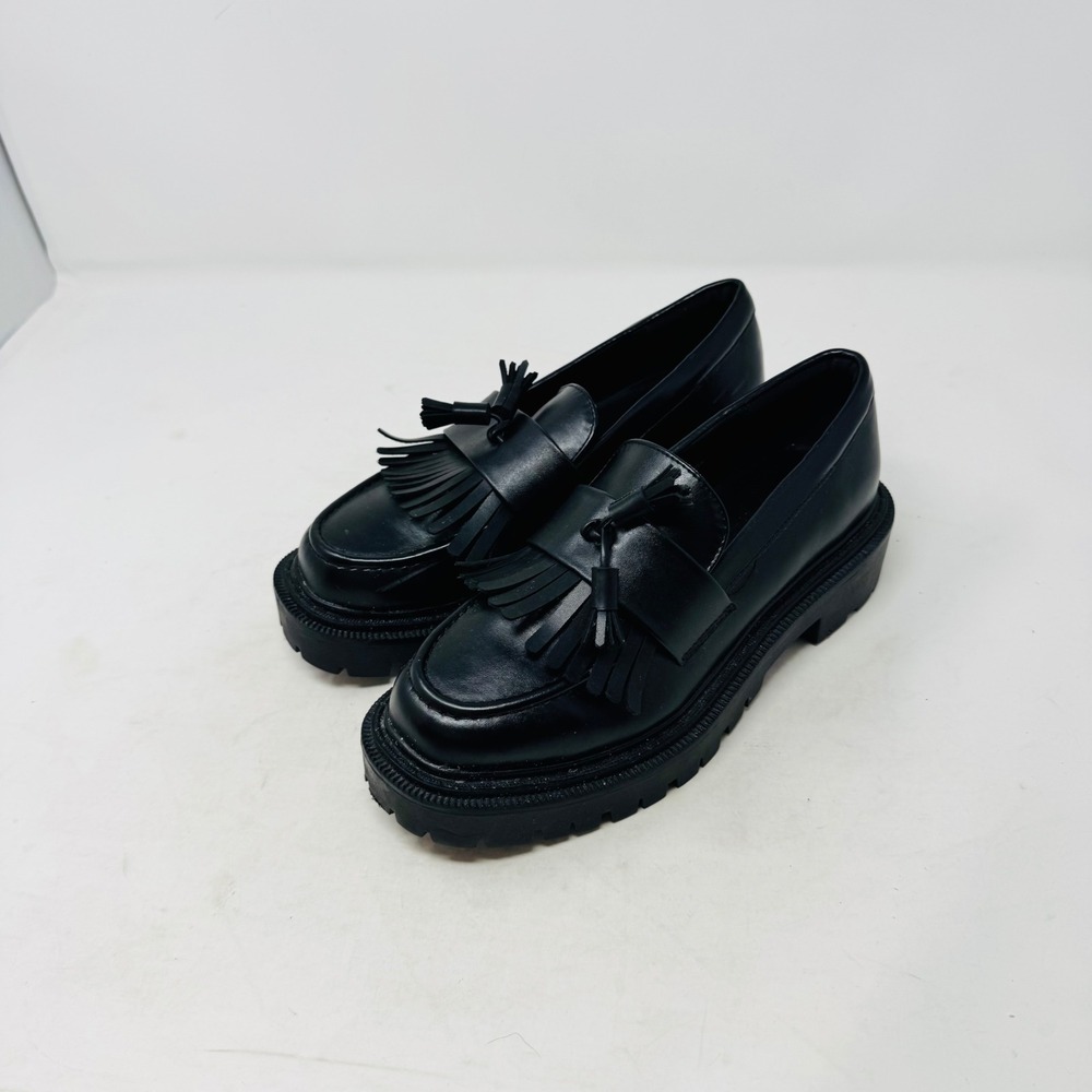 American Eagle Kiltie Loafers Black 6 Chunky Lug Sole Tassel Dark Academia